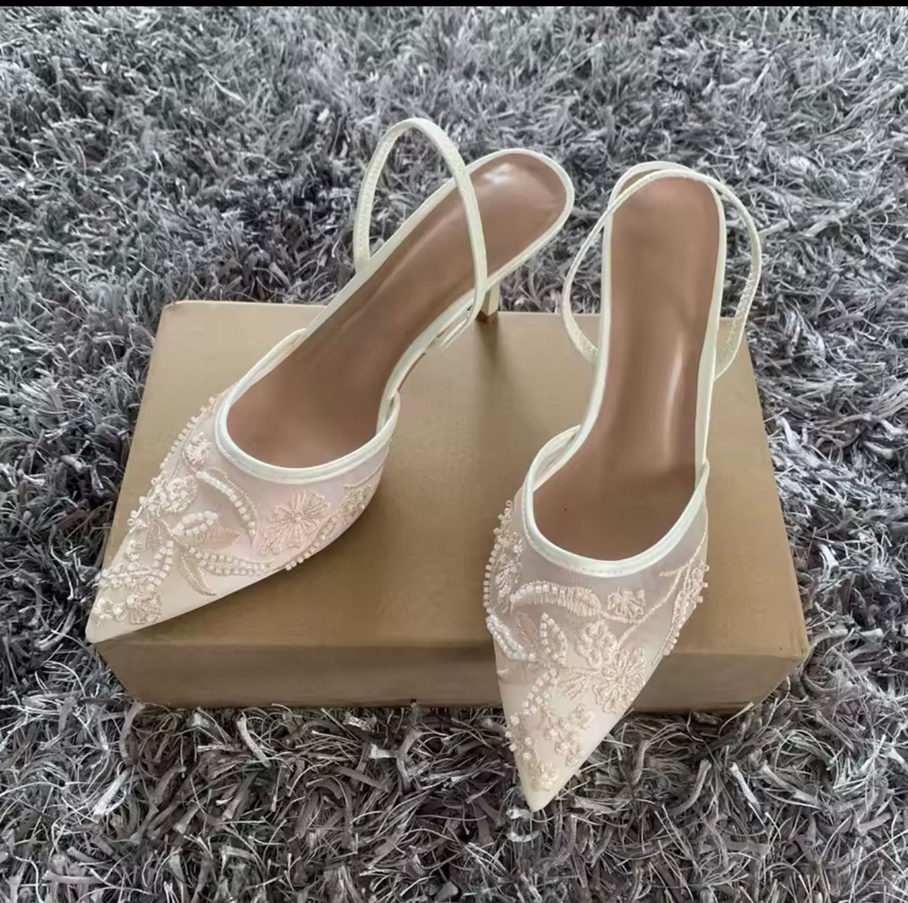 Sandali con tacco alto con cinturino in rete ricamata nera per donna