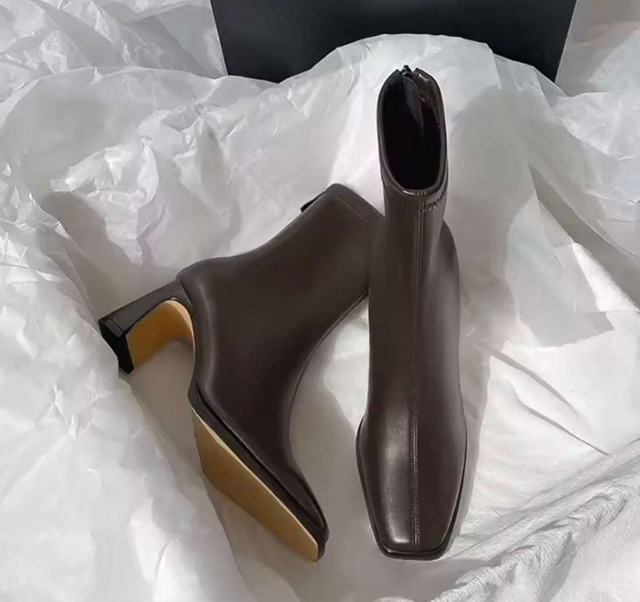 Stivaletti con punta quadrata