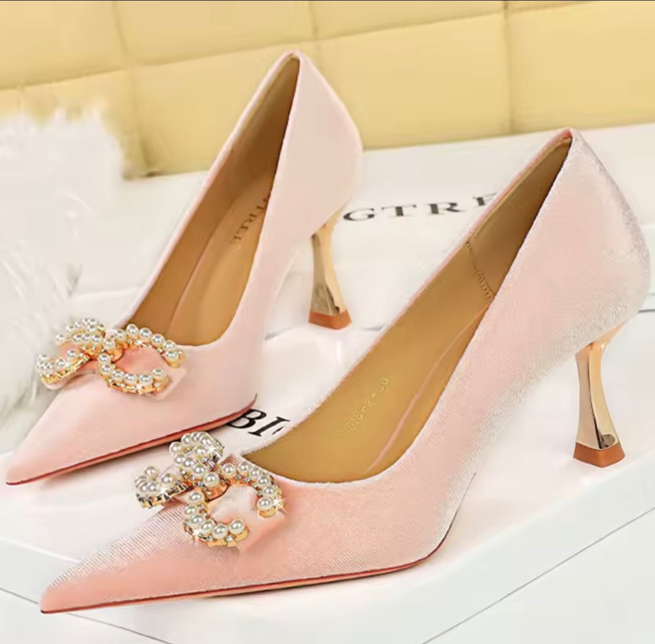 Tacchi alti Replica da sposa Décolleté Lady Designer di lusso Catena di metallo