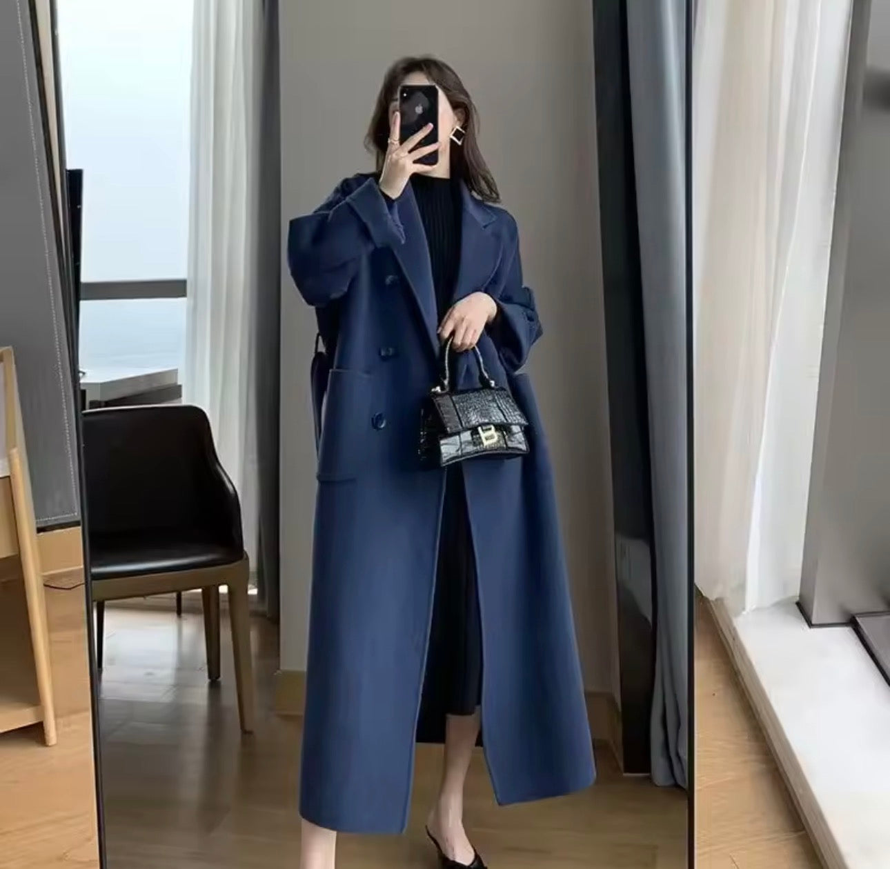 Giacca di lana da donna nuova di media lunghezza