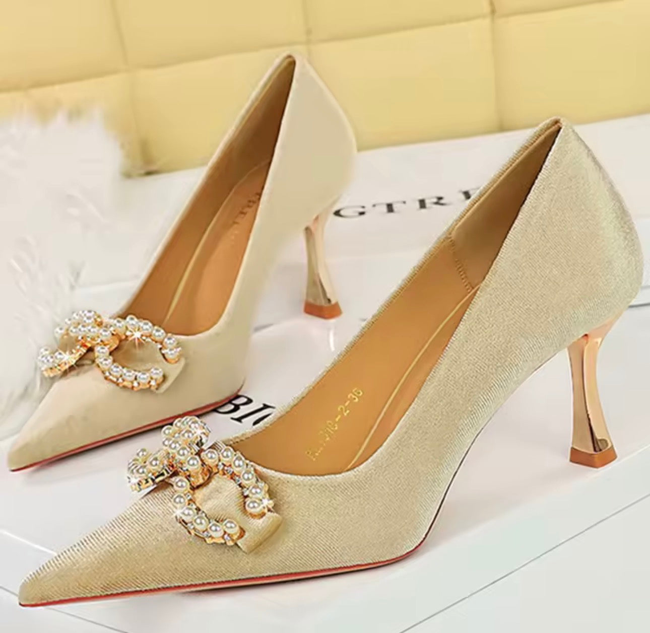 Tacchi alti Replica da sposa Décolleté Lady Designer di lusso Catena di metallo