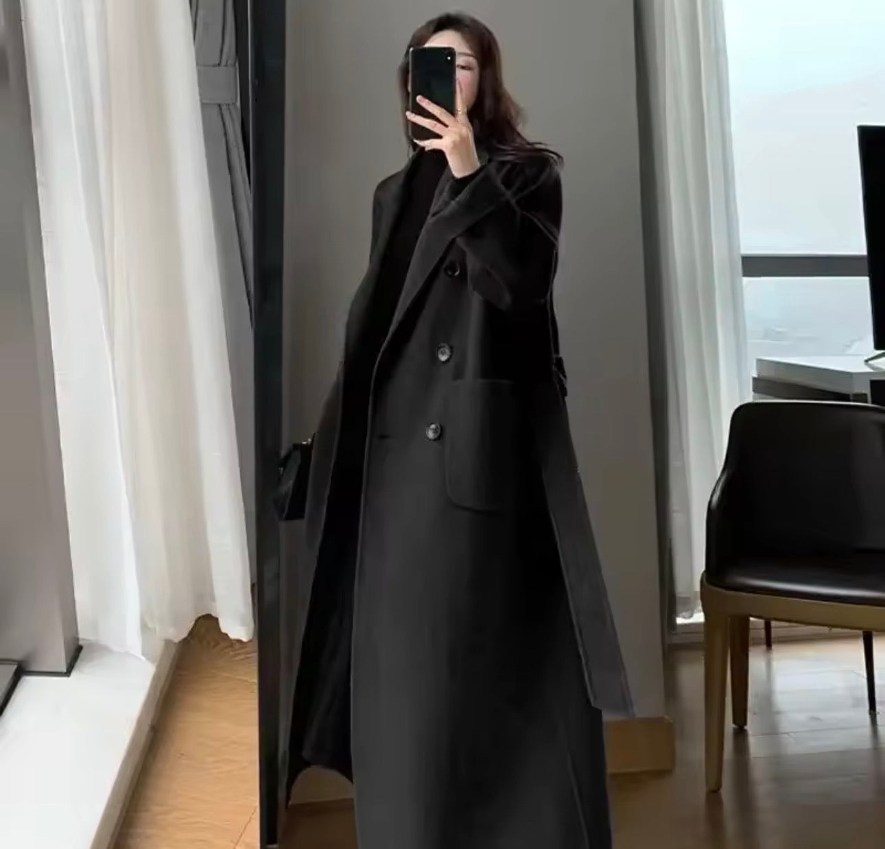 Giacca di lana da donna nuova di media lunghezza