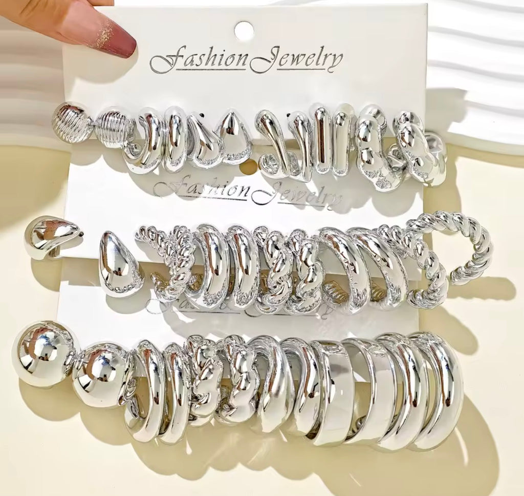 Set di orecchini filettati alla moda