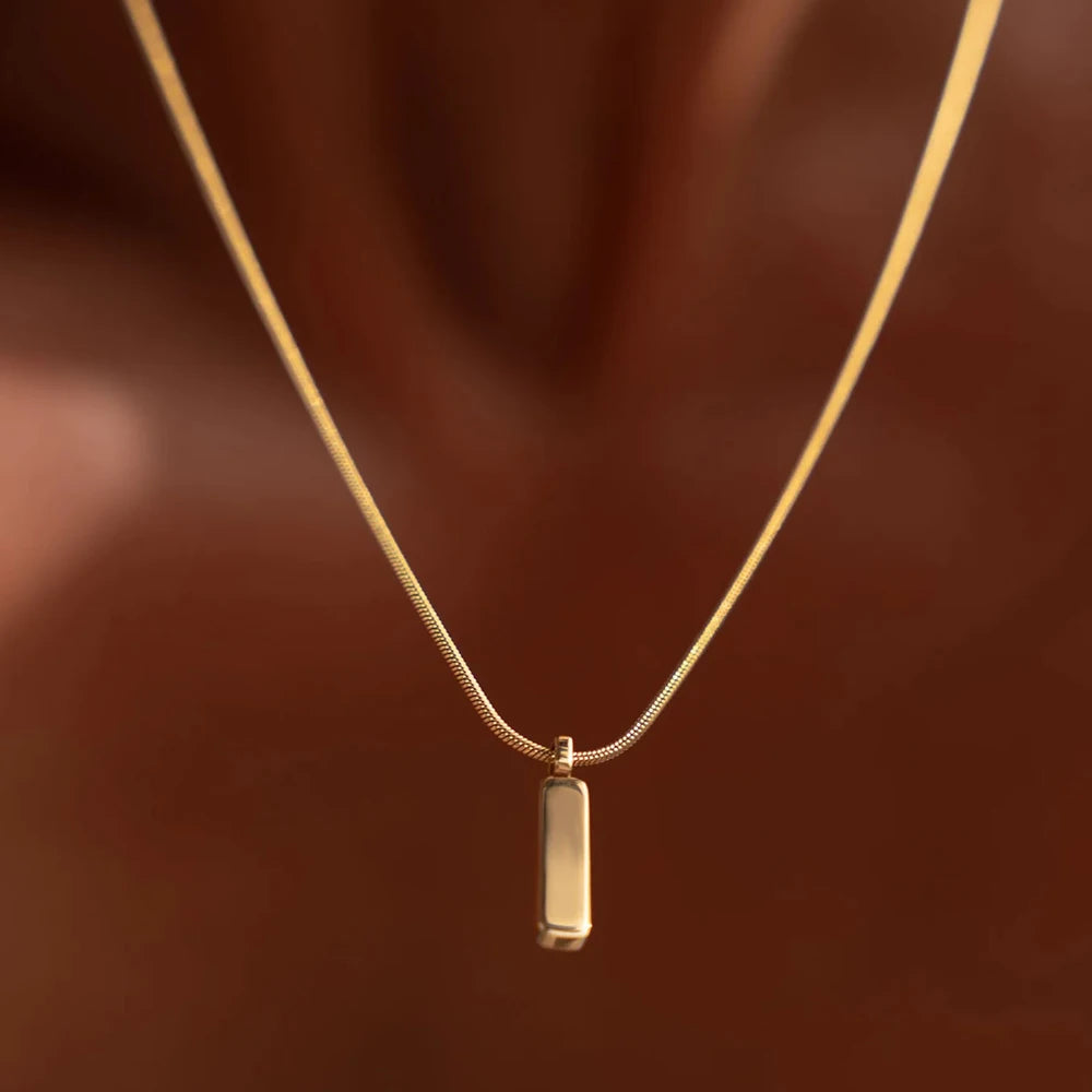 eManco Square Pendant Necklace Simple Fashion New