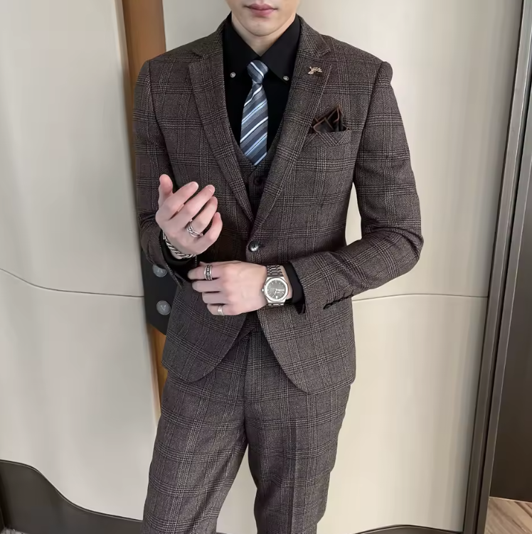 Abito da uomo in tre pezzi scozzese