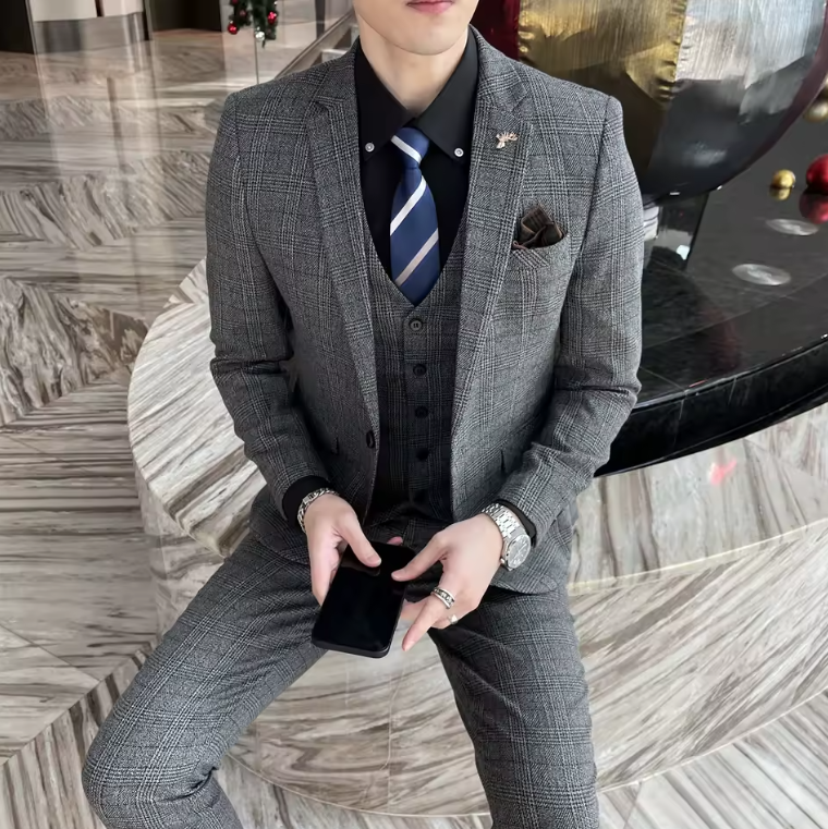 Abito da uomo in tre pezzi scozzese