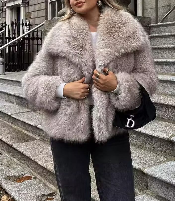 Cappotto elegante da donna in pelliccia