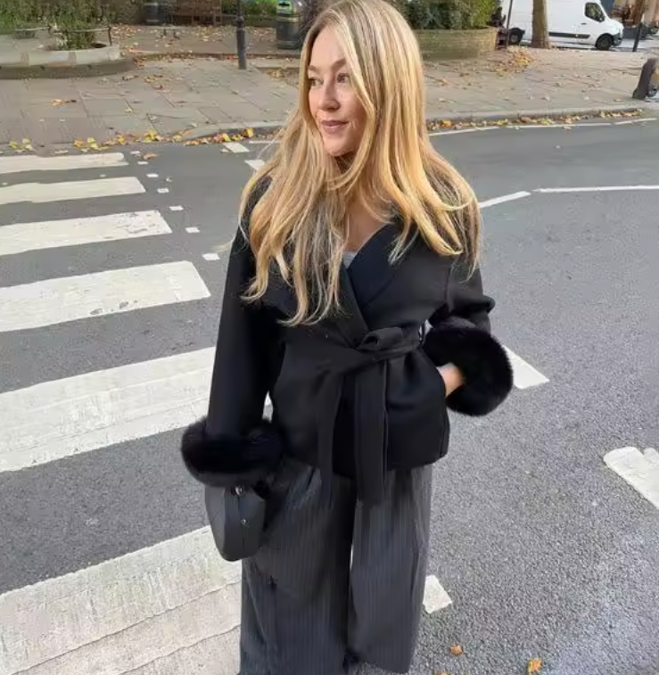 Elegante cappotto patchwork in pelliccia