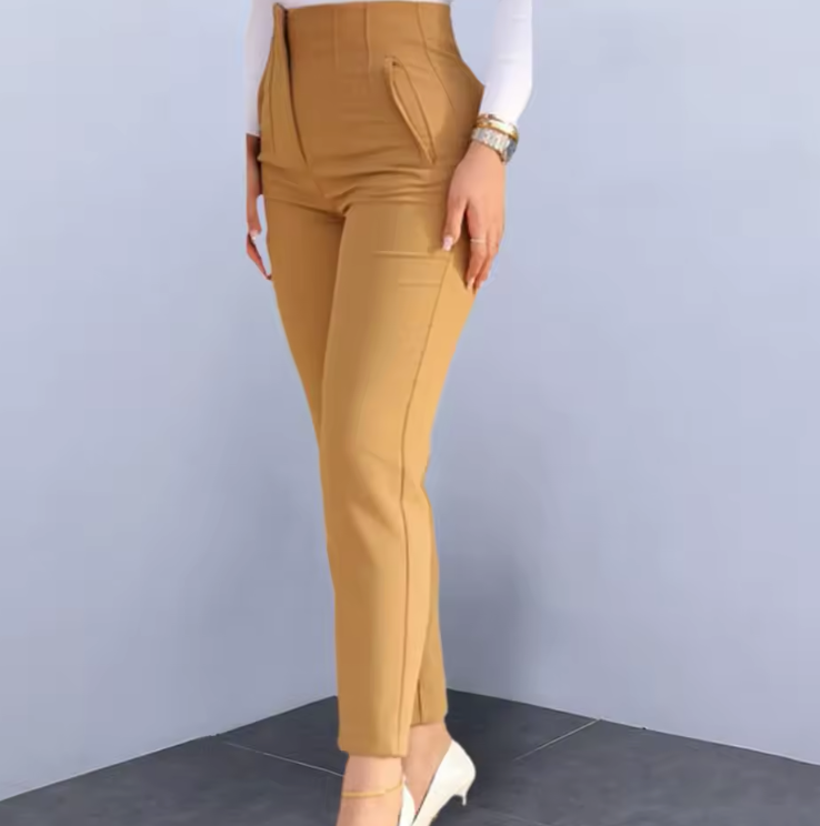 Pantaloni dritti