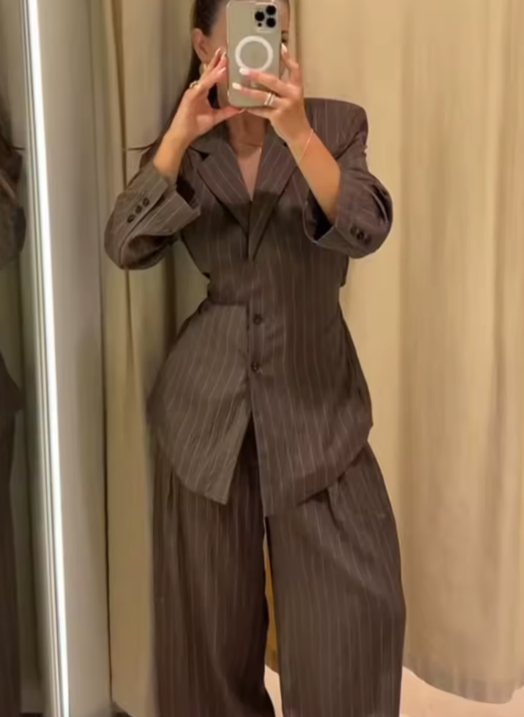 Blazer da donna con  pantaloni a gamba larga