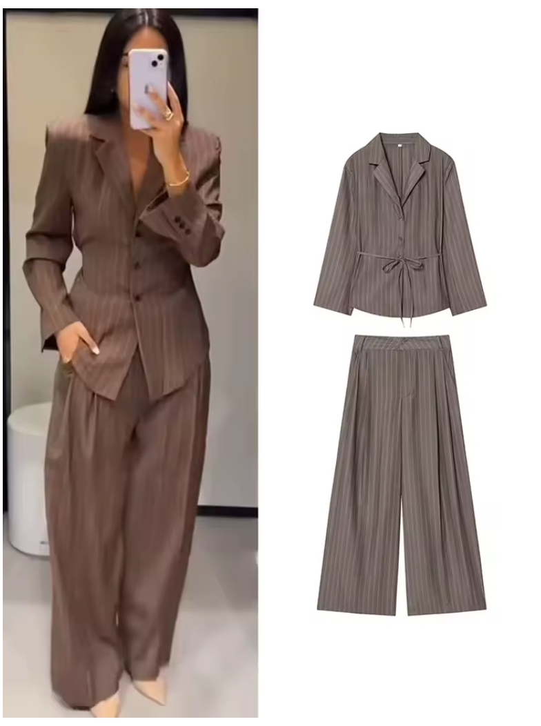 Blazer da donna con  pantaloni a gamba larga
