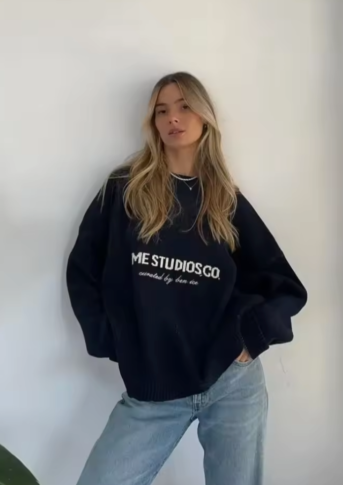 Maglione da donna con lettera lavorata a maglia