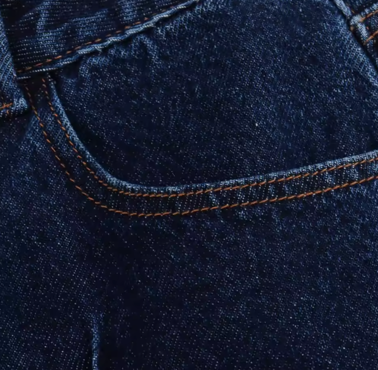 Jeans a gamba larga a vita alta