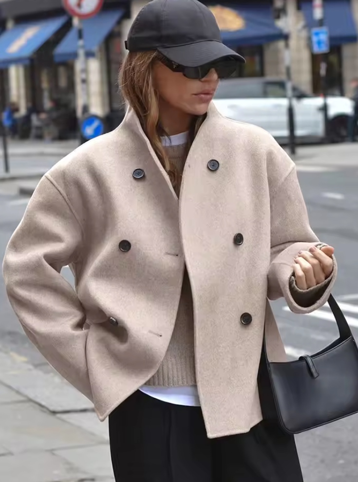 Eleganti cappotti di lana corti