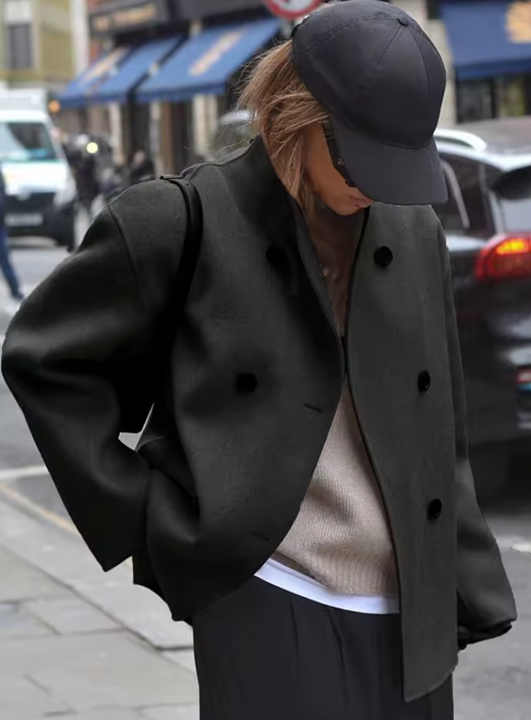 Eleganti cappotti di lana corti