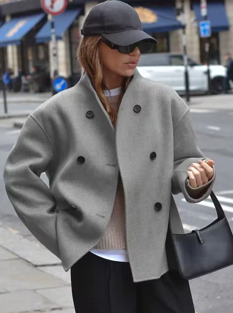 Eleganti cappotti di lana corti